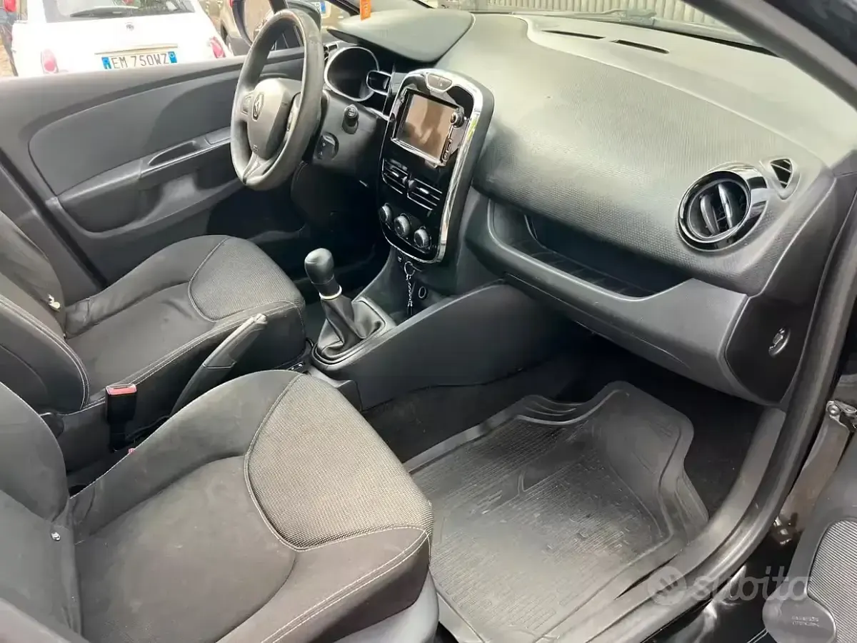 Usata Renault Clio IV 73 CV (53 kW) 2013 Nero Berlina