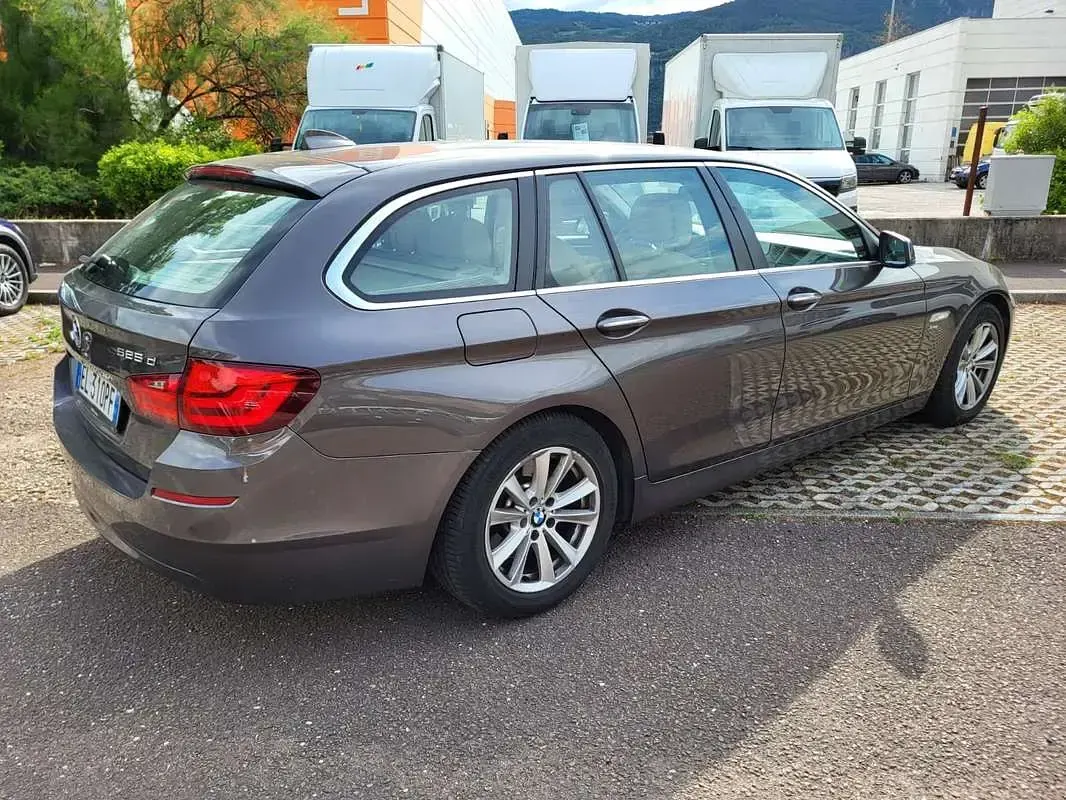 Usata BMW 525 Efficient Dynamics 218 CV (160 kW) 2012 Marrone Station wagon