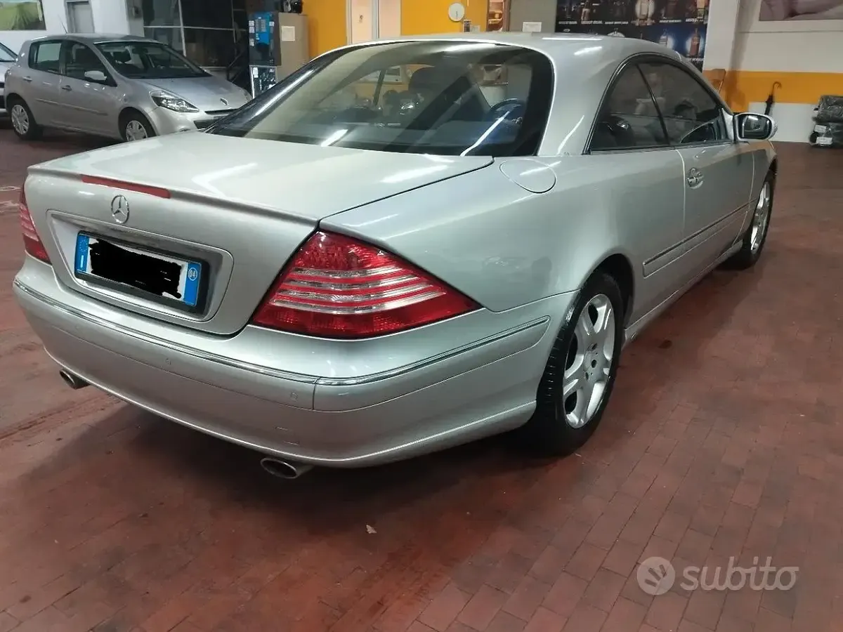 Usata Mercedes CL500 306 CV (225 kW) 2004 Grigio Coupé