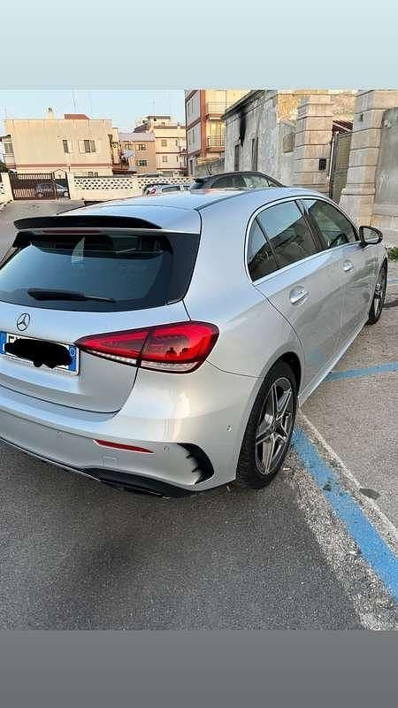 Usata Mercedes A180 Premium 116 CV (85 kW) 2019 Argento Berlina