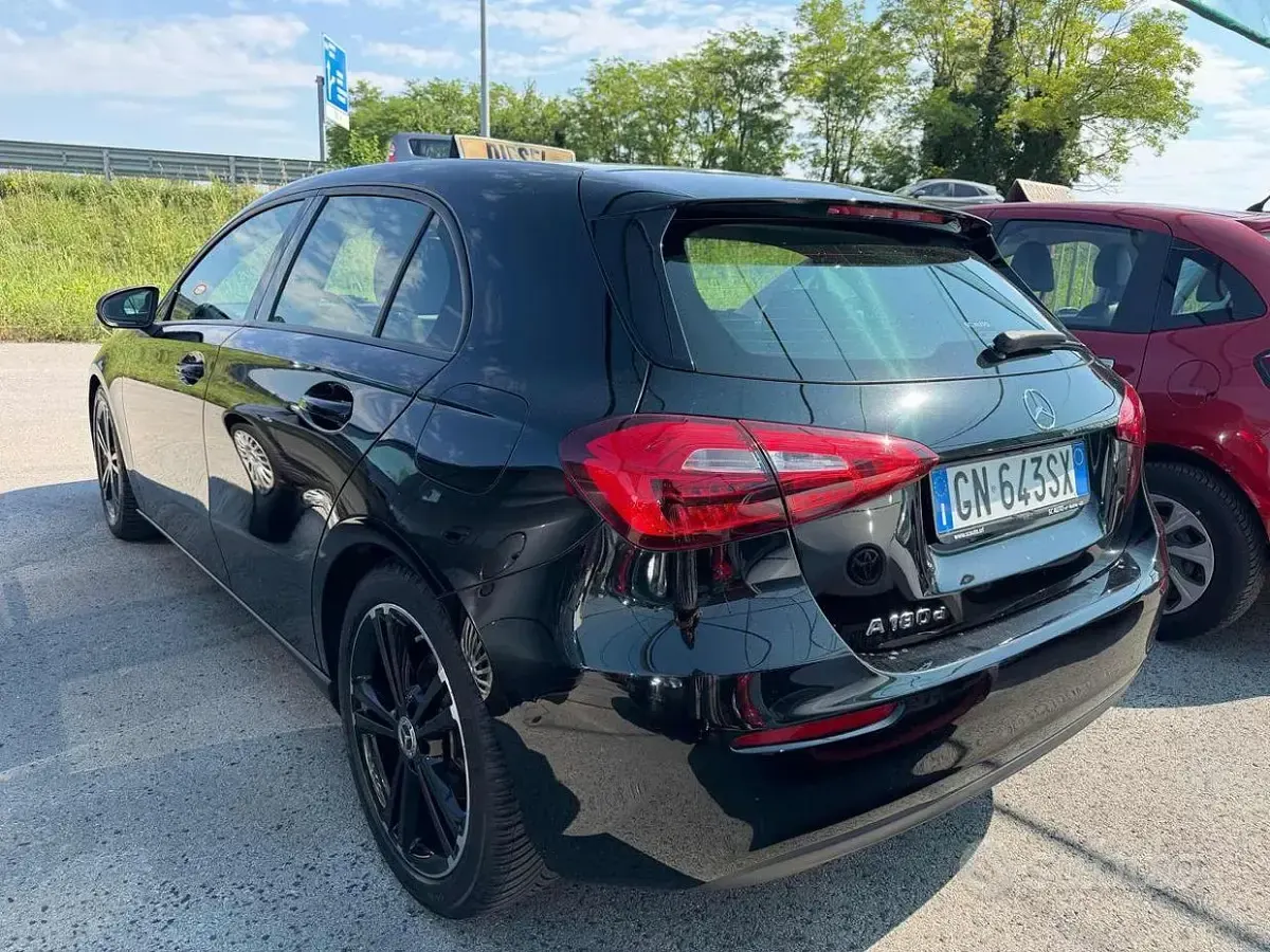 Usata Mercedes A180 Executive 109 CV (80 kW) 2018 Nero Berlina