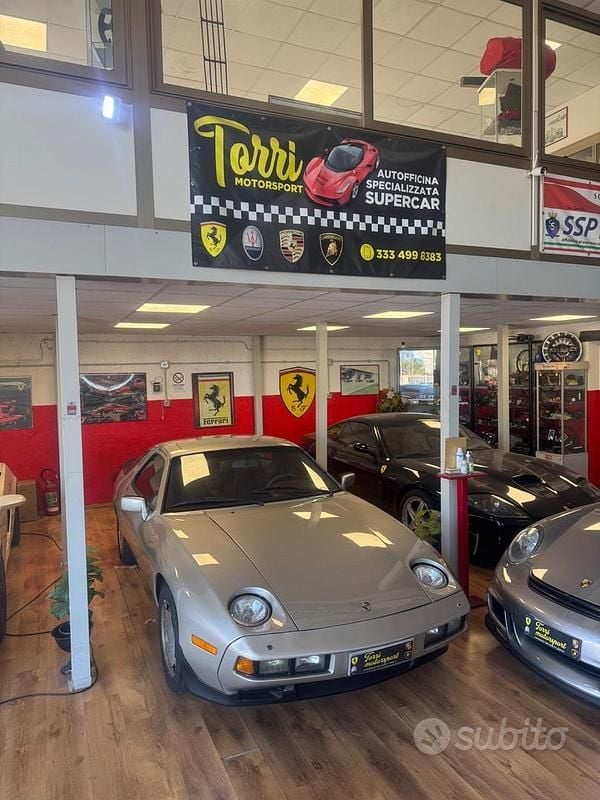 Usata Porsche 928 310 CV (228 kW) 1983 Grigio Coupé
