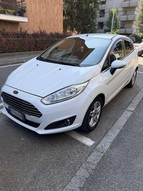 Usata Ford Fiesta Titanium 68 CV (50 kW) 2012 Berlina