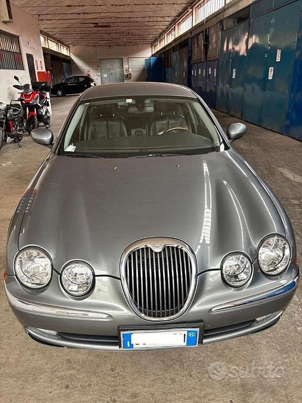 Grigio Usata 2002 Jaguar S-Type S Tre volumi | 5500 € (Ottimo prezzo) - Immagine 1/4