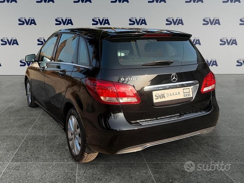 Usata Mercedes B200 Business 136 CV (100 kW) 2019 Nero Monovolume