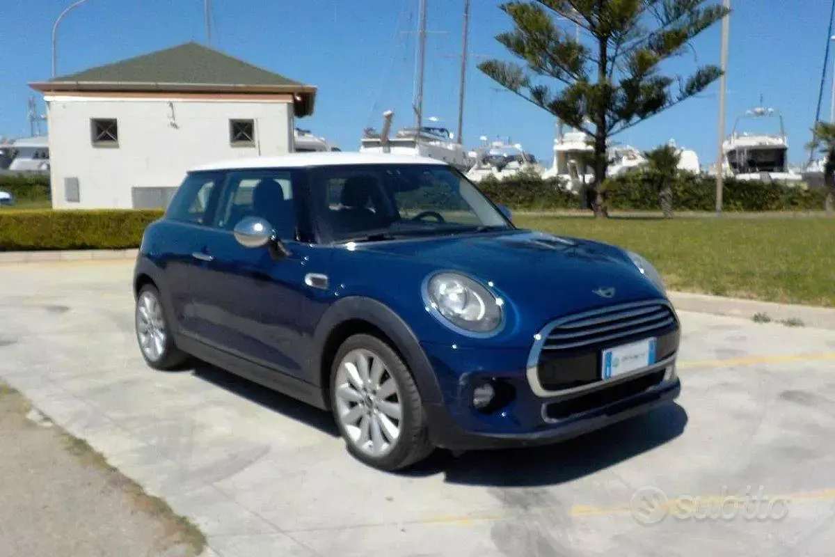 Usata Mini Cooper D 116 CV (85 kW) 2014 Blu Utilitaria