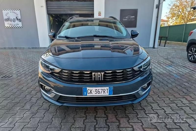 Usata Fiat Tipo Cross 130 CV (95 kW) 2022 Blu Berlina