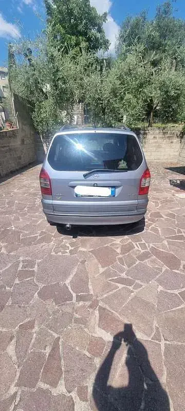 Usata Opel Zafira 101 CV (74 kW) 2004 Monovolume