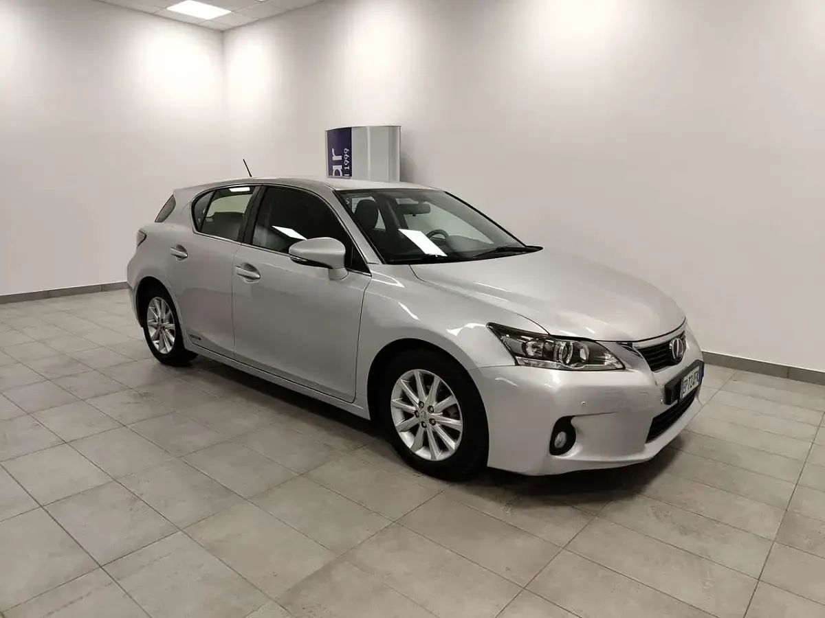 Usata Lexus CT200h Executive Line 99 CV (72 kW) 2012 Argento Berlina