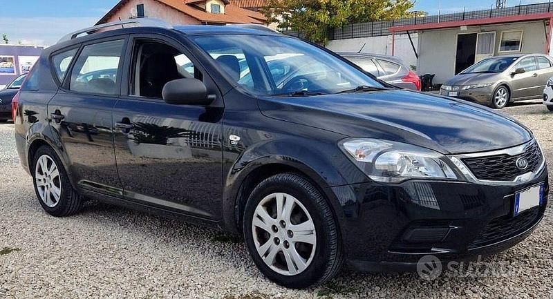 Nero Usata 2010 Kia Ceed Sportswagon Station wagon | 3399 € (Buon prezzo) - Immagine 1/4