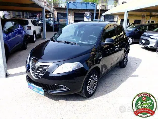 Usata Lancia Ypsilon 84 CV (61 kW) 2015 Nero Utilitaria
