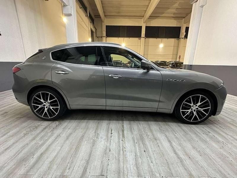 Usata Maserati Levante 430 CV (316 kW) 2017 Grigio SUV