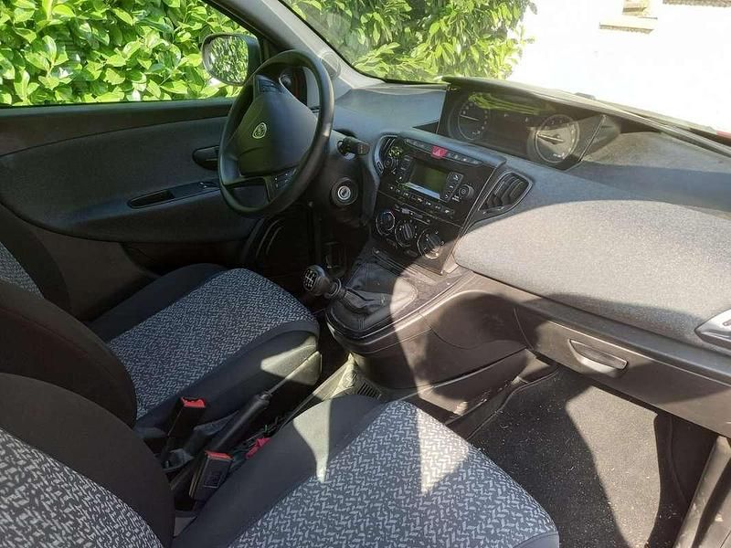 Usata Lancia Ypsilon 156 CV (114 kW) 2020 Rosso Utilitaria