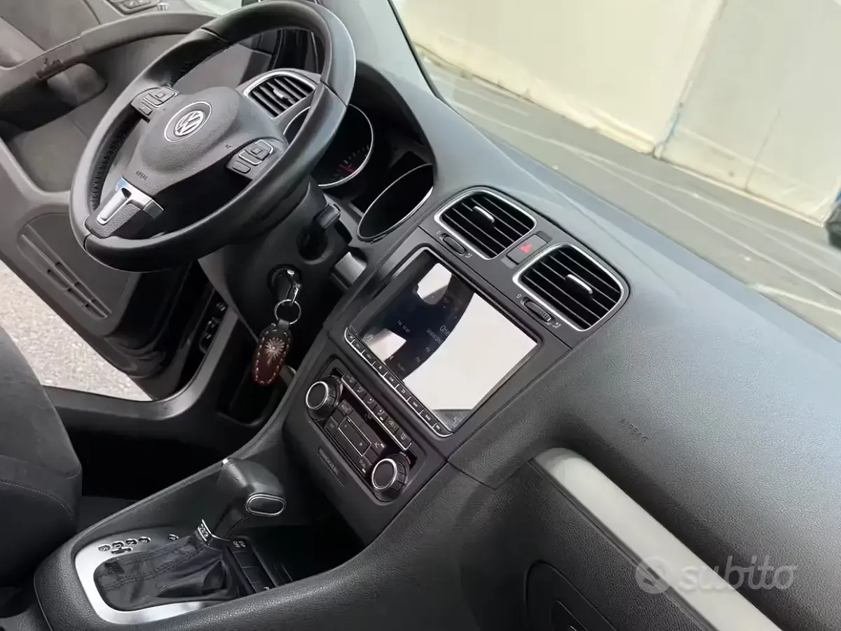 Usado VW Golf VI Highline 140 CV (102 kW) 2010 Negro Utilitario