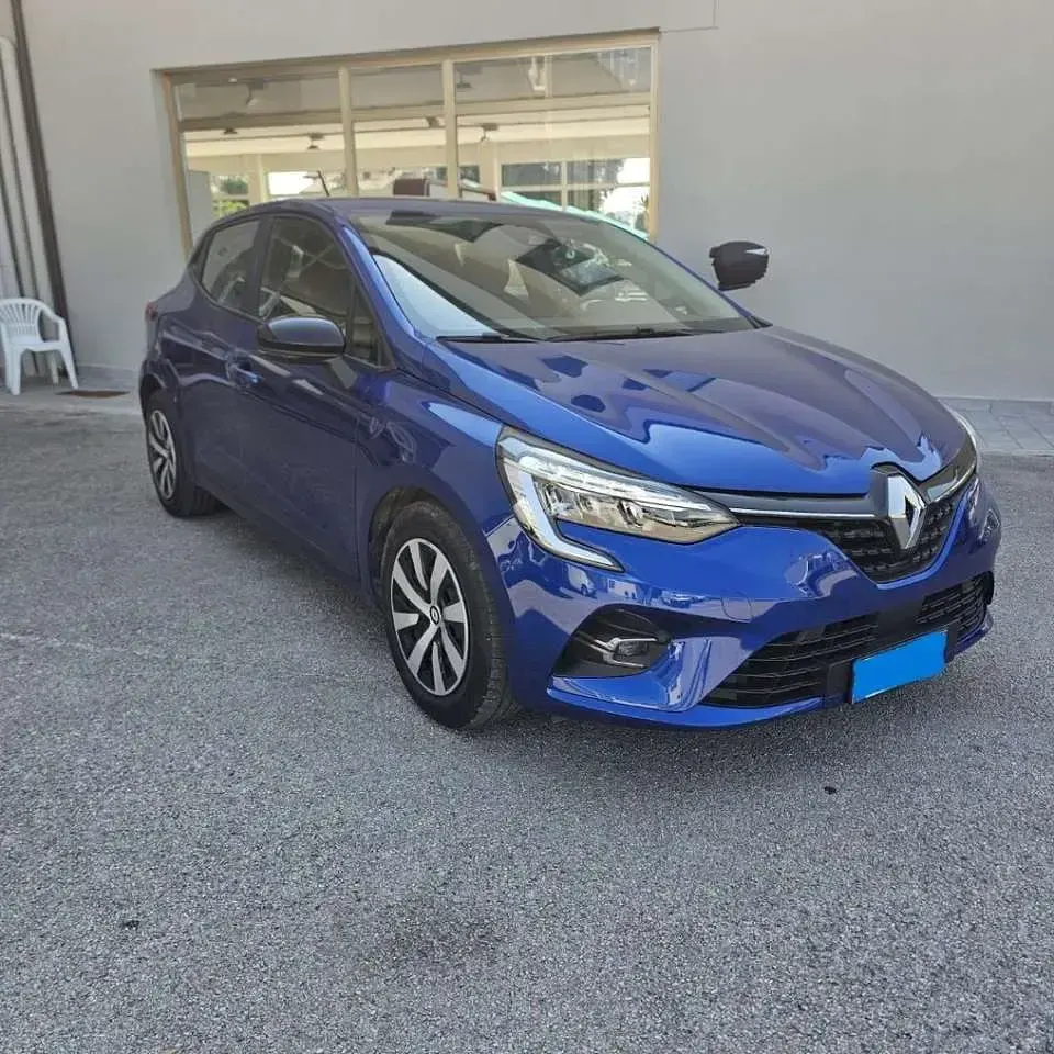Usata Renault Clio V Equilibre 101 CV (74 kW) 2023 Blu iron Berlina