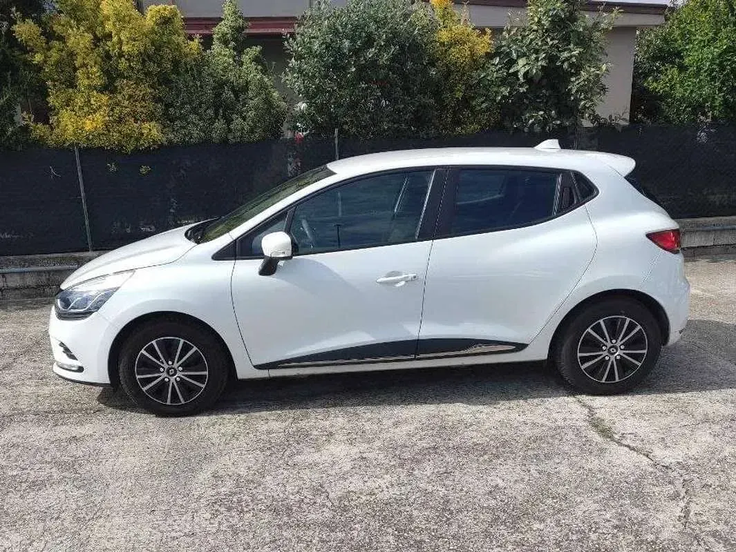 Usata Renault Clio V Life 75 CV (55 kW) 2020 Bianco Berlina