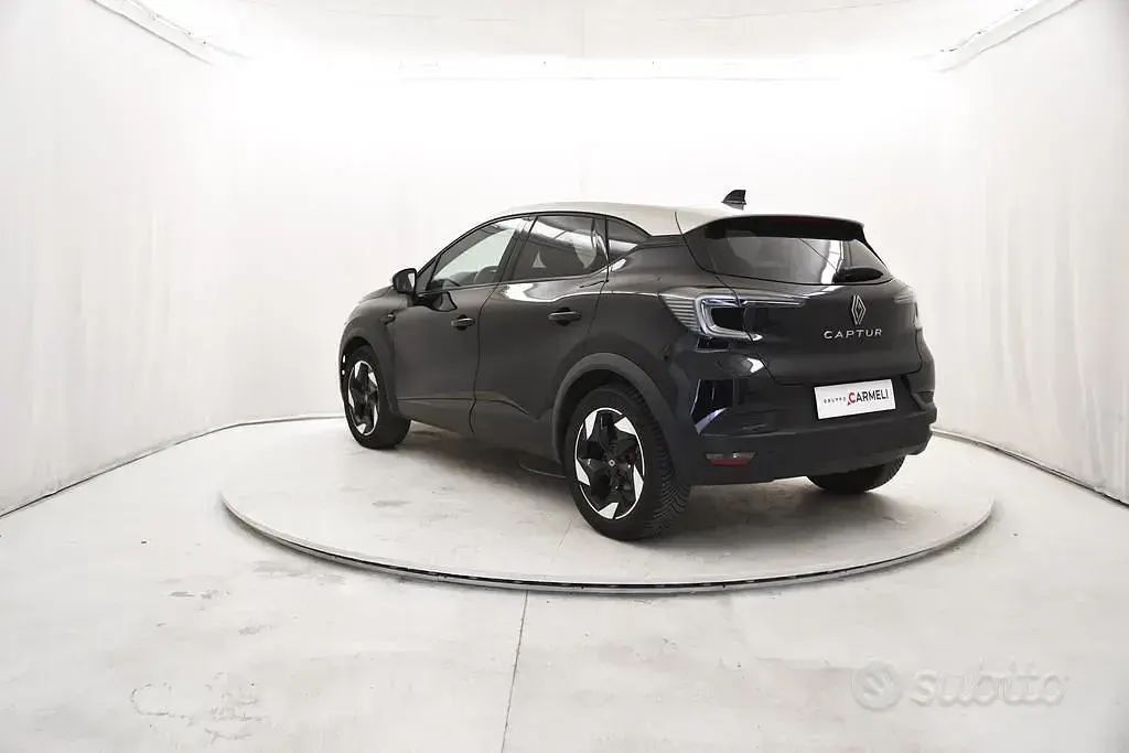 Usata Renault Captur Techno 91 CV (66 kW) 2025 Nero / tetto grigio SUV