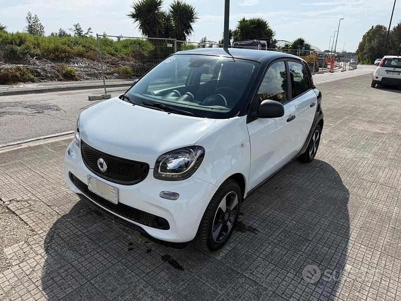 Usata Smart ForFour Passion 71 CV (52 kW) 2018 Bianco Utilitaria