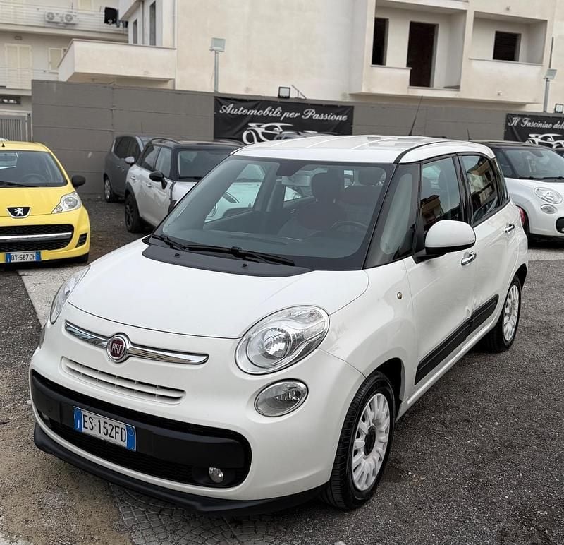 Bianco Usata 2015 Fiat 500L Lounge Monovolume | 4300 € (Super prezzo) - Immagine 1/4