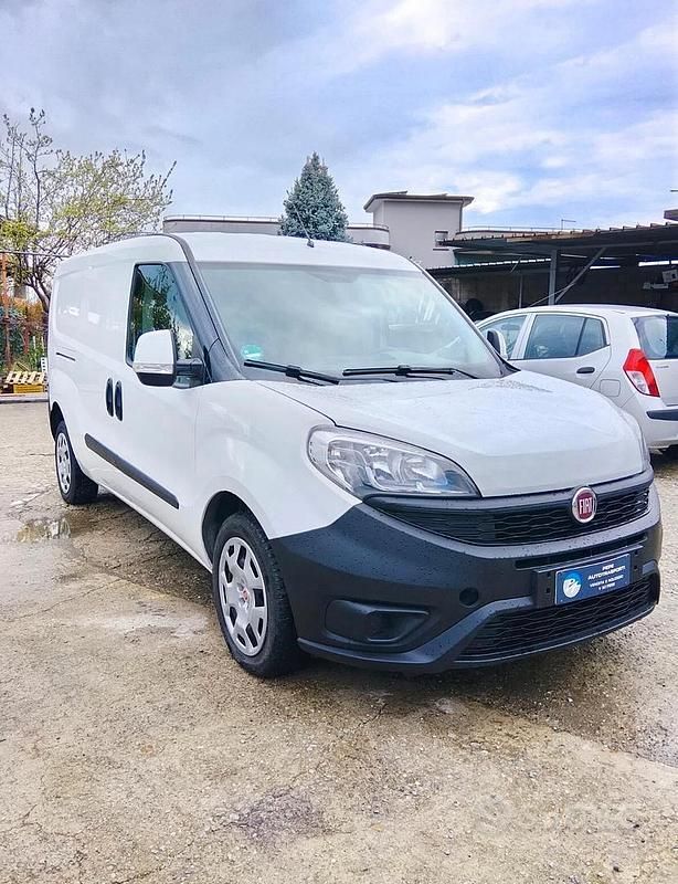 Begagnad Fiat Doblò 95 HK (69 kW) 2017 Vit Minibuss