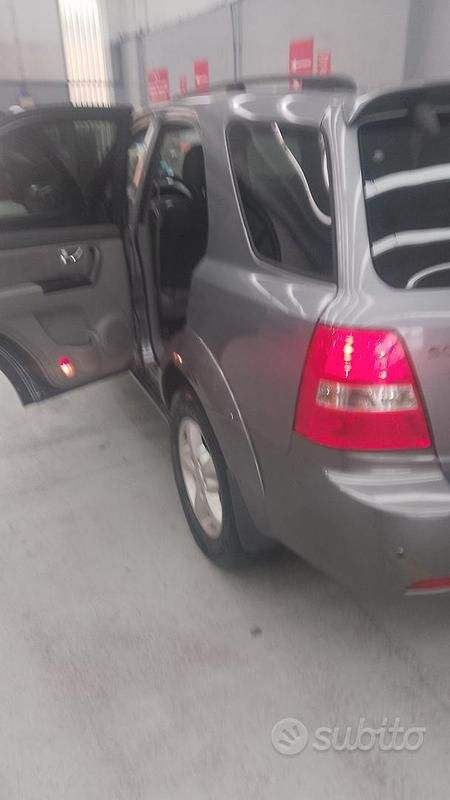 Usata Kia Sorento Active 170 CV (125 kW) 2006 Grigio SUV