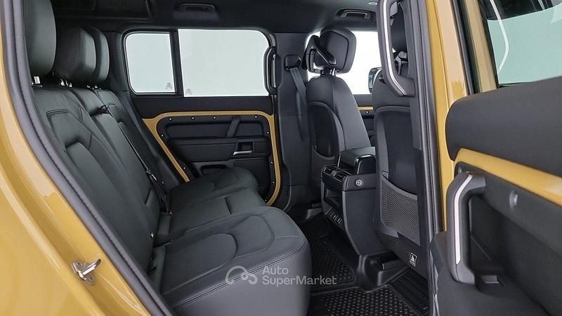 Nuova Land Rover Defender 349 CV (256 kW) 2026 Giallo SUV