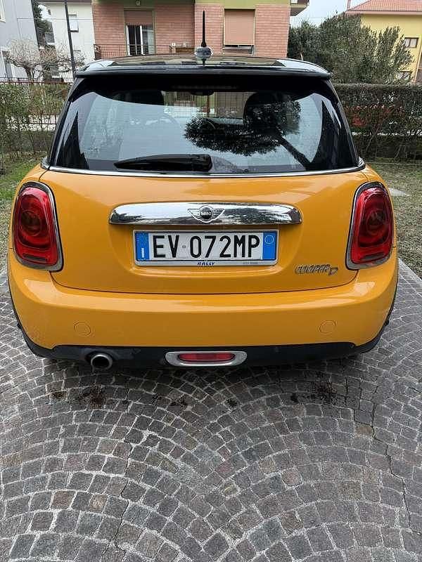 Usata Mini Cooper D 116 CV (85 kW) 2014 Utilitaria