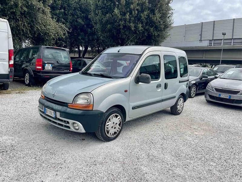 Usado Renault Kangoo 80 CV (58 kW) 2001 Gris Monovolumen