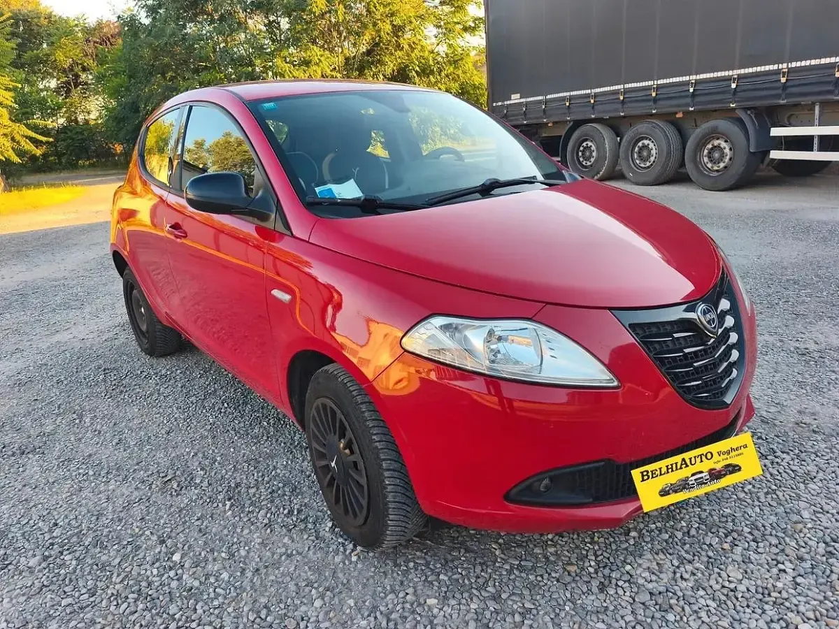 Usata Lancia Ypsilon 84 CV (61 kW) 2014 Utilitaria