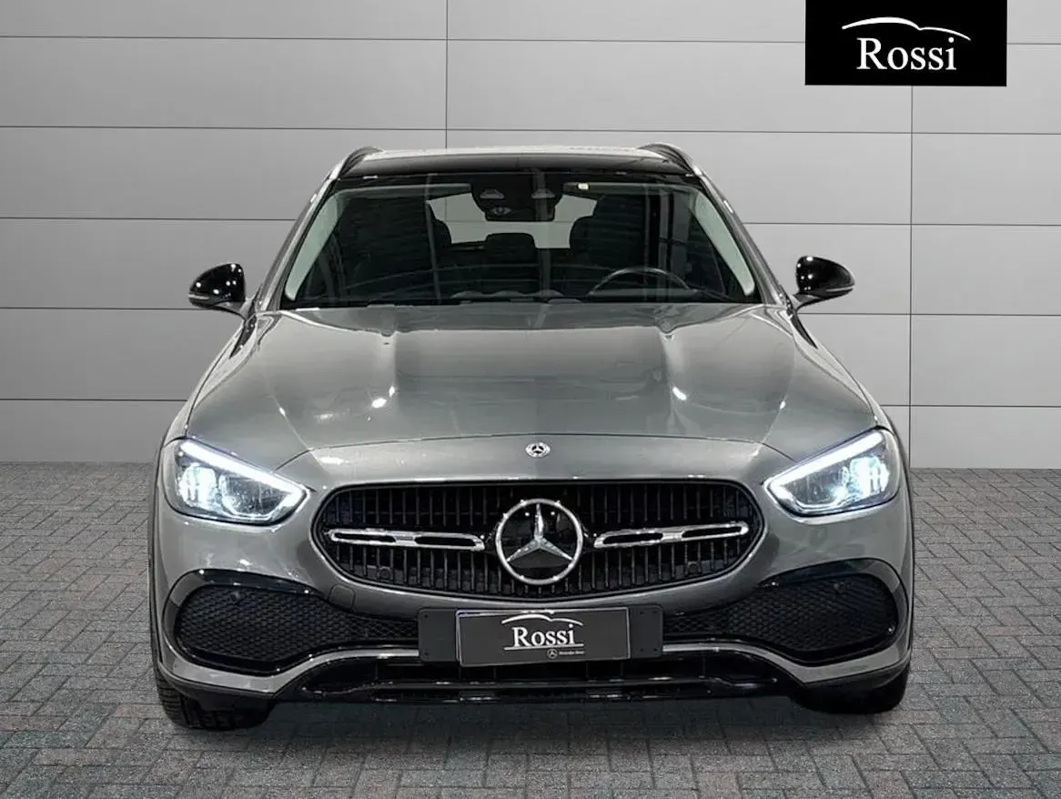 Usata Mercedes 220 Advanced 197 CV (144 kW) 2024 Grigio medio metallizzato Station wagon