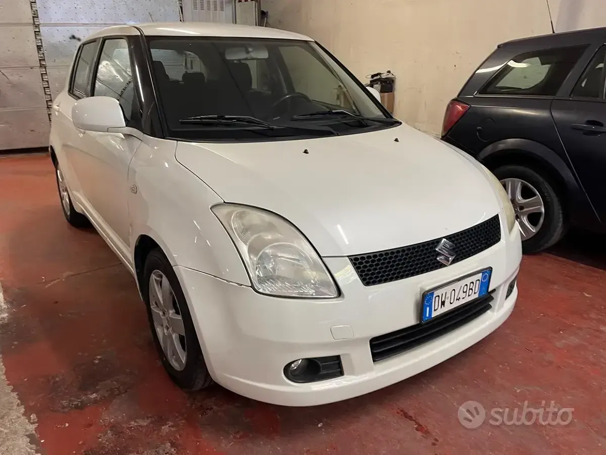 Usata Suzuki Swift GL 92 CV (67 kW) 2009 Bianco Utilitaria
