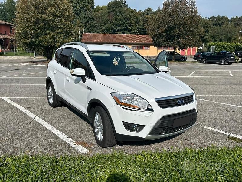 Bianco Usata 2011 Ford Kuga Titanium SUV | 6000 € (Buon prezzo) - Immagine 1/4