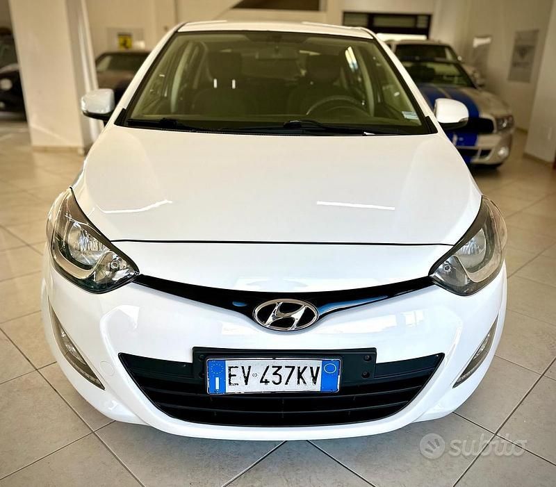 Usata Hyundai i20 85 CV (62 kW) 2014 Bianco Berlina