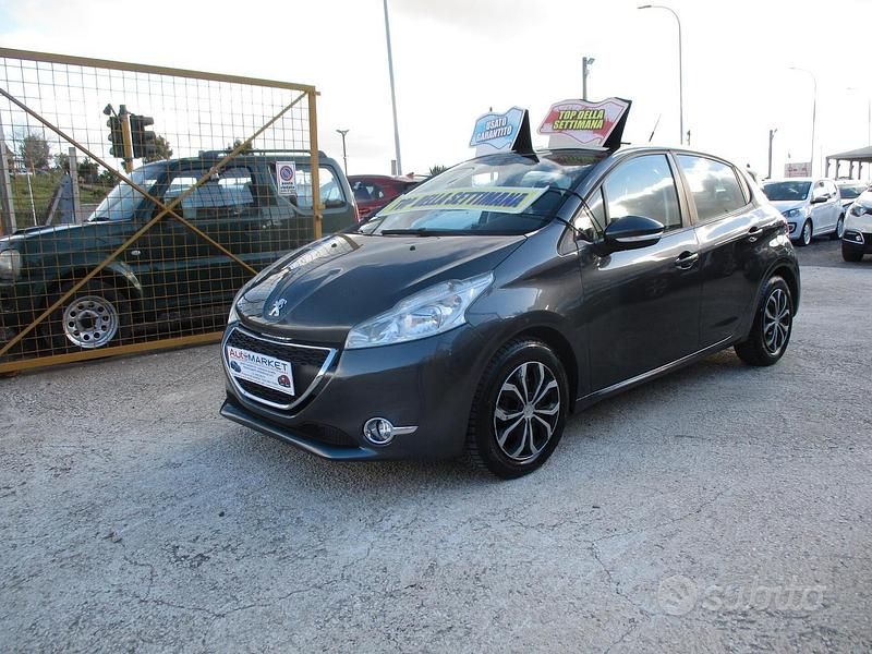 Usata Peugeot 208 Allure 82 CV (60 kW) 2012 Grigio Utilitaria