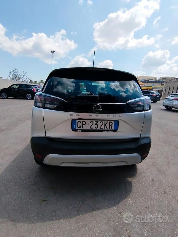 Usata Opel Crossland Elegance 110 CV (80 kW) 2023 Argento SUV