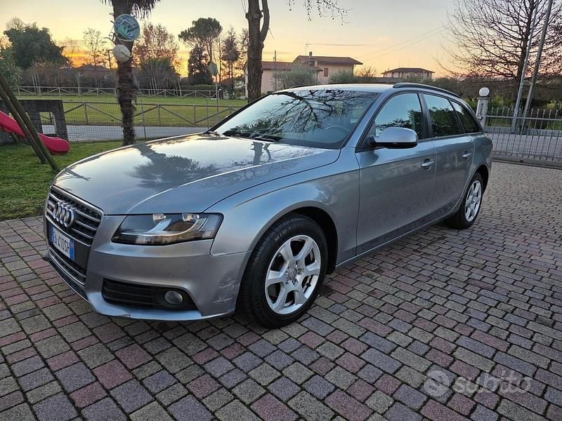 Grigio Usata 2010 Audi A4 Station wagon | 6500 € (Ottimo prezzo) - Immagine 1/4