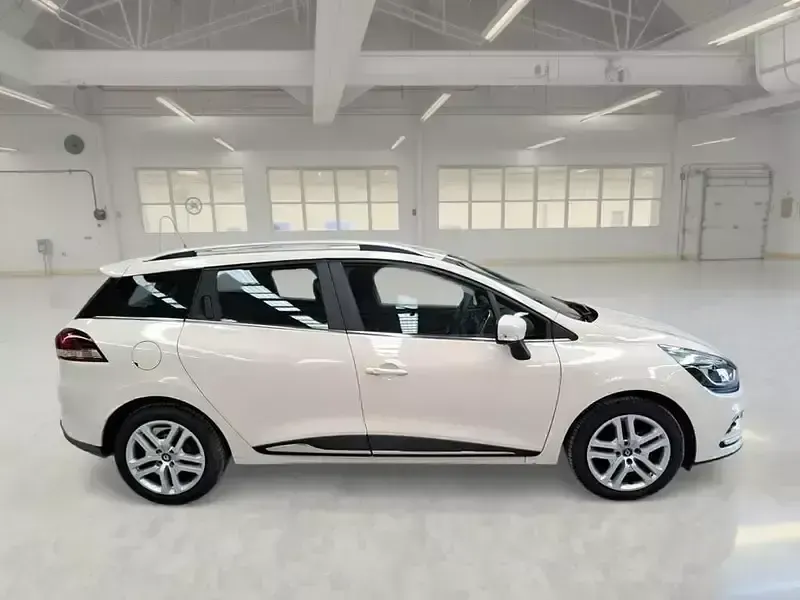 Usata Renault Clio Zen 74 CV (54 kW) 2018 Station wagon