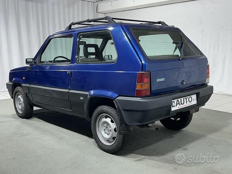 Usata Fiat Panda 4x4 Trekking 54 CV (39 kW) 2001 Blu Utilitaria