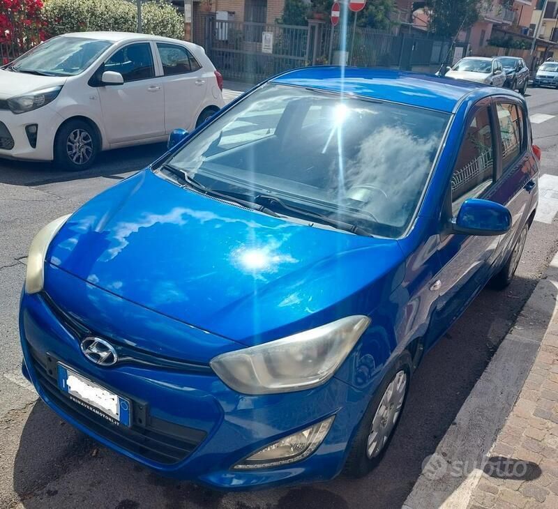 Usata 2013 Hyundai i20 Due volumi | 2800 € (Ottimo prezzo) - Immagine 1/4