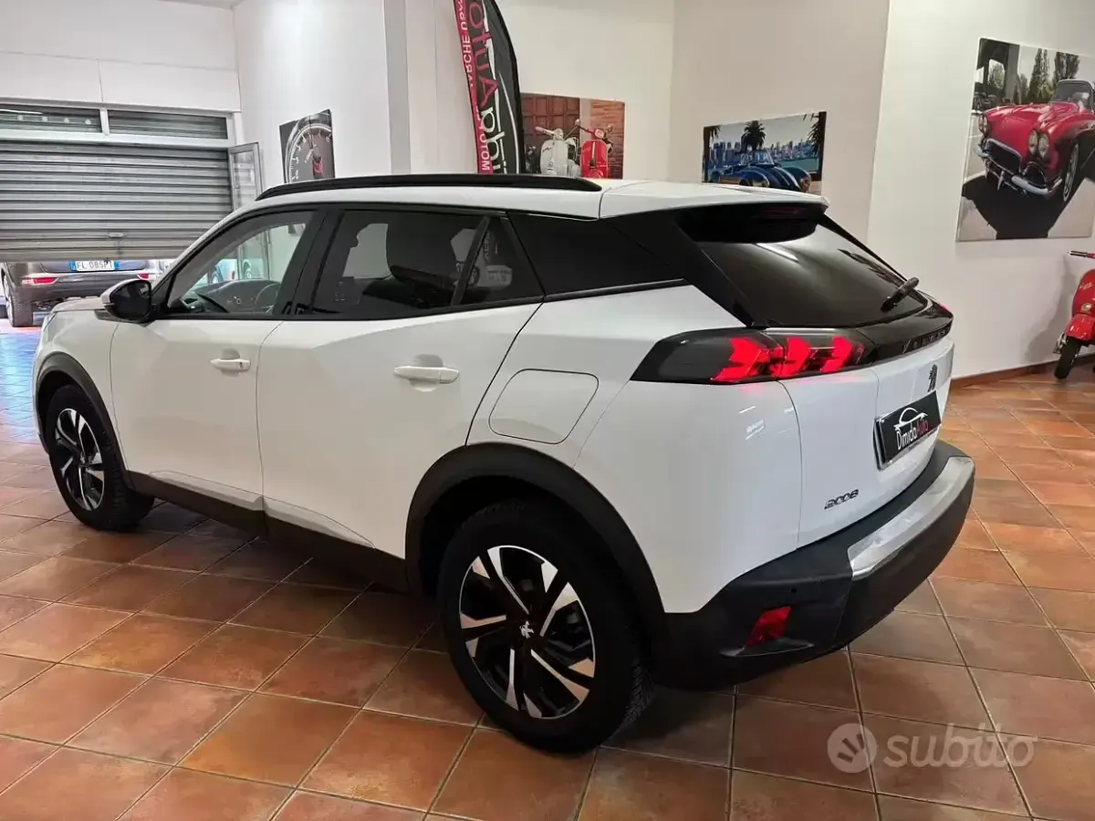 Usata Peugeot 2008 Allure 131 CV (96 kW) 2021 Bianco SUV