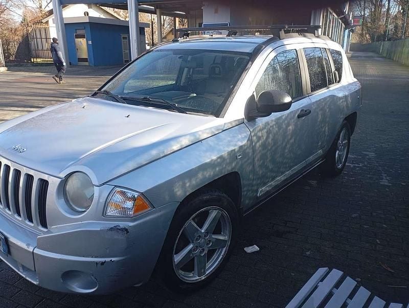Usata Jeep Compass Limited 140 CV (102 kW) 2007 Argento SUV
