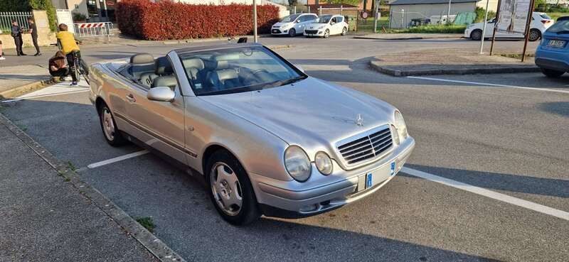 Argento Usata 1998 Mercedes CLK200 Elegance Cabrio | 7900 € (Cara) - Immagine 1/4