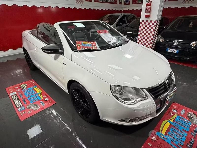 Usata VW Eos 140 CV (102 kW) 2009 Bianco Cabrio