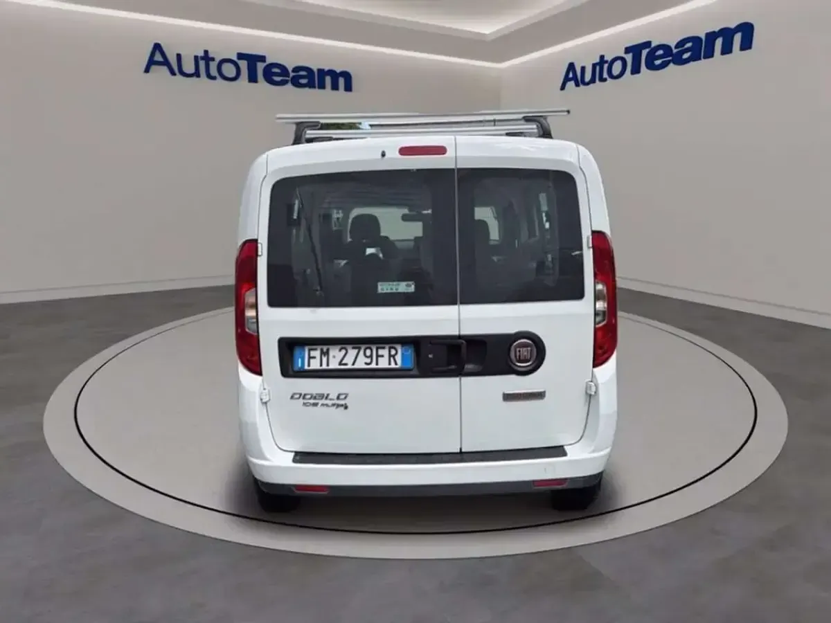 Usata Fiat Doblò 105 CV (77 kW) 2017 Bianco Monovolume