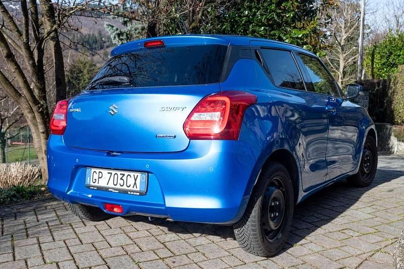 Usata Suzuki Swift 83 CV (61 kW) 2023 Blu/azzurro Utilitaria