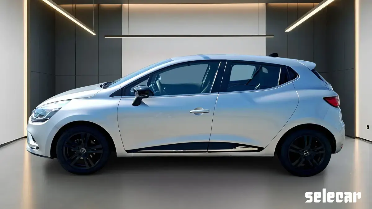 Usata Renault Clio IV Zen 75 CV (55 kW) 2017 Argento Berlina