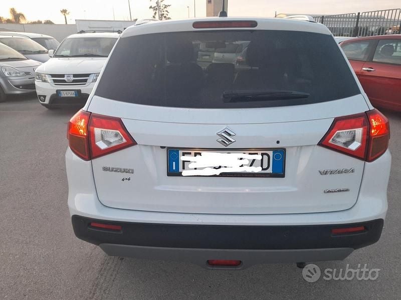 Usata Suzuki Vitara 120 CV (88 kW) 2018 Bianco SUV
