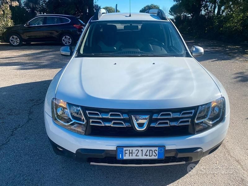 Usata Dacia Duster Lauréate 115 CV (84 kW) 2017 Bianco SUV