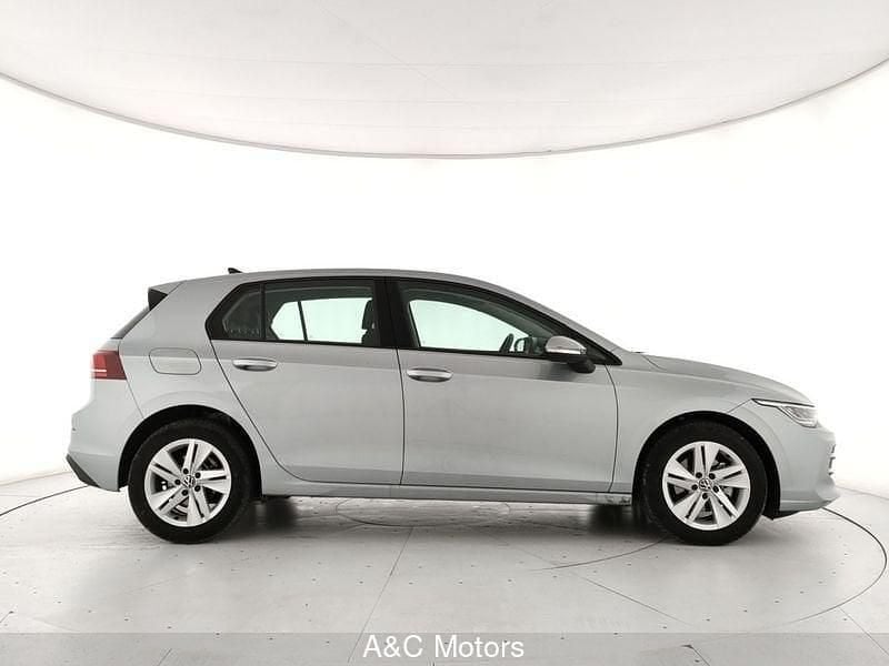 Usata VW Golf VIII Life 116 CV (85 kW) 2025 Argento