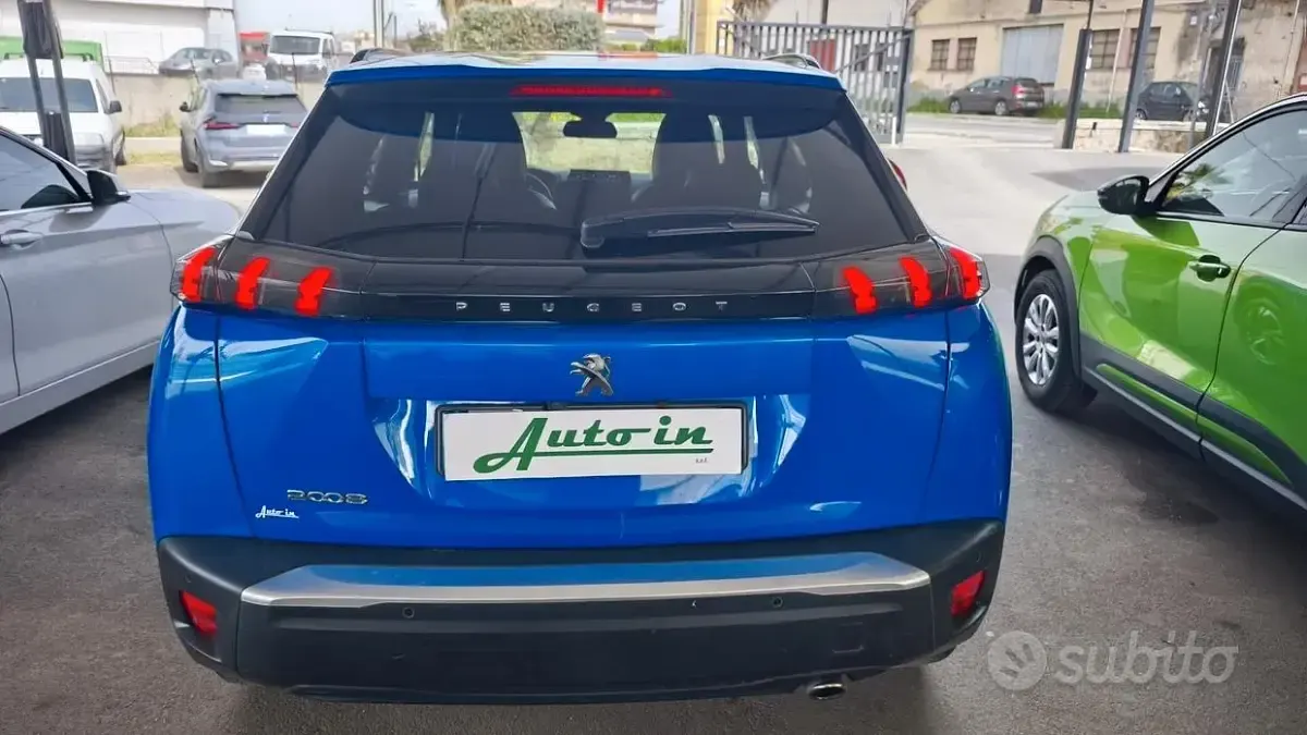 Usata Peugeot 2008 Allure 131 CV (96 kW) 2022 Bluazzurro SUV